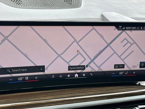 Used 2024 BMW X5 xDrive50e w/ Parking Assistance Package image 18