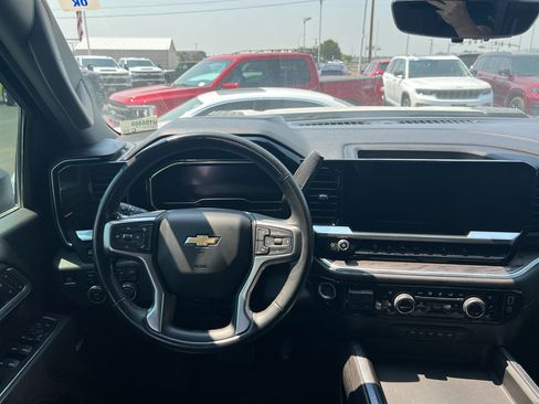 Used 2025 Chevrolet Silverado 2500 LTZ w/ LTZ Premium Package AWD/4WD image 5