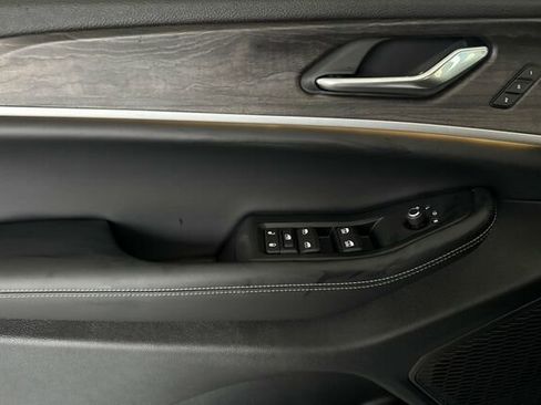 New 2025 Jeep Grand Cherokee Limited image 8