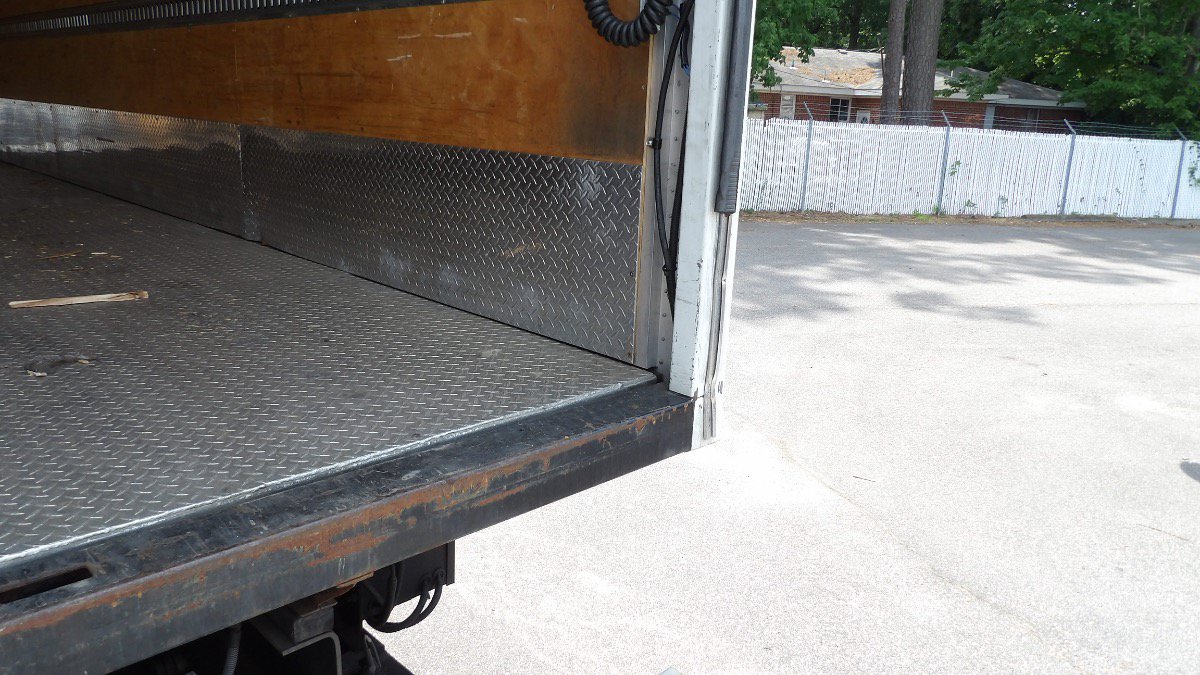 Used 2016 Ford F750 2WD Regular Cab Super Duty image 37