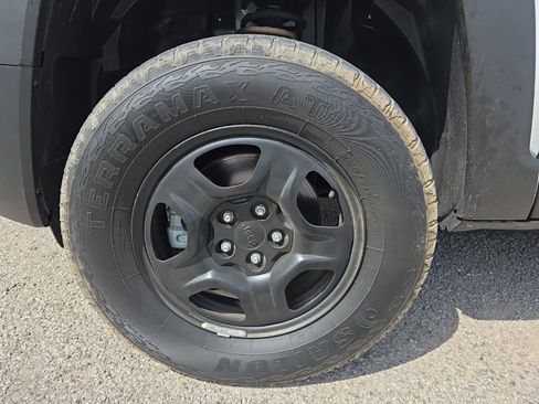 Used 2018 Jeep Renegade Sport w/ Power & Air Group image 22