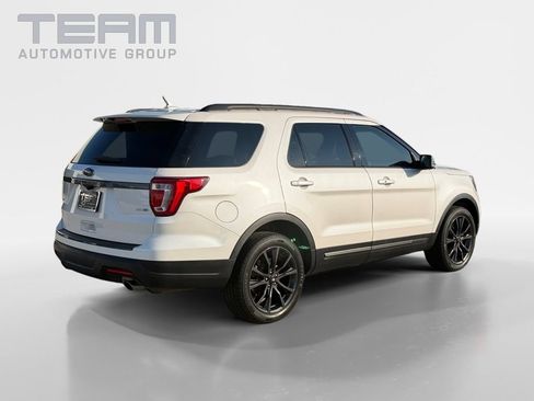 Used 2019 Ford Explorer XLT w/ Equipment Group 202A AWD/4WD image 7