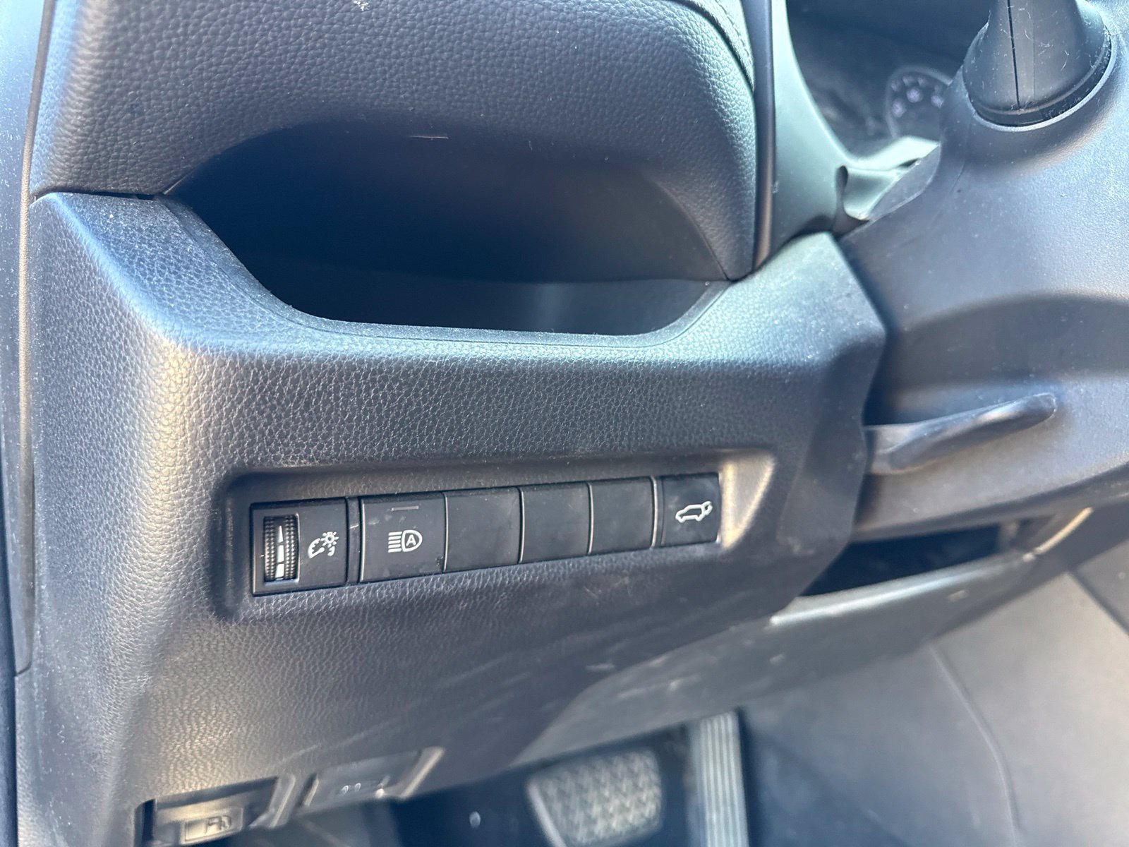 Used 2021 Toyota RAV4 XLE Premium FWD image 14
