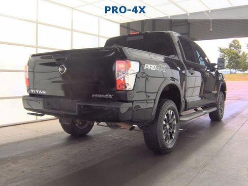 Used 2017 Nissan Titan PRO-4X w/ Pro-4x Convenience Package AWD/4WD image 8
