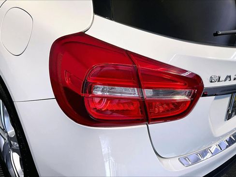 Used 2015 Mercedes-Benz GLA 250 4MATIC image 27
