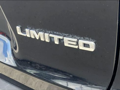 Used 2019 Jeep Cherokee Limited AWD/4WD image 7
