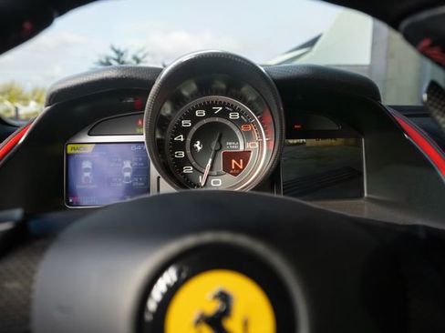 Used 2018 Ferrari 812 Superfast image 29