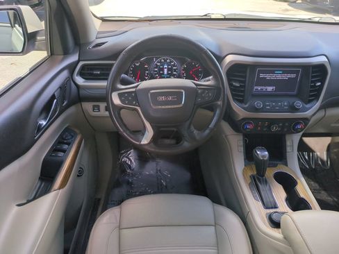Used 2017 GMC Acadia Denali w/ Technology Package FWD image 18