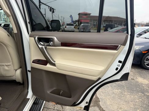 Used 2015 Lexus GX 460 w/ Premium Package image 19