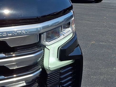 Used 2026 Chevrolet Silverado 1500 High Country w/ High Country Premium Package AWD/4WD image 9