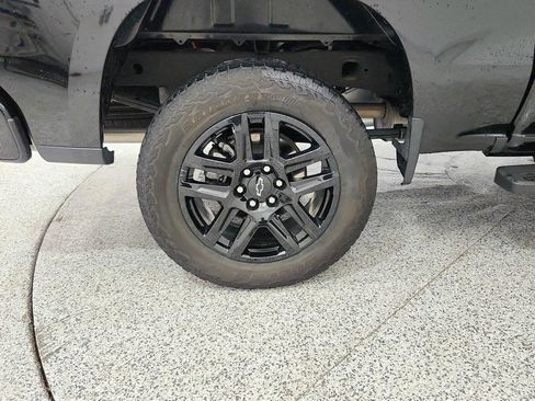 Used 2025 Chevrolet Silverado 1500 LT Trail Boss w/ Convenience Package II AWD/4WD image 35