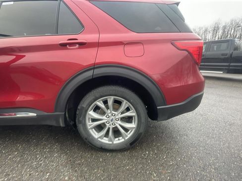 Used 2023 Ford Explorer XLT w/ Equipment Group 202A image 25