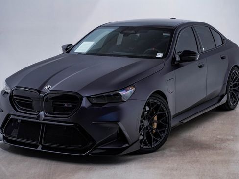 Used 2026 BMW M5 w/ Executive Package image 3