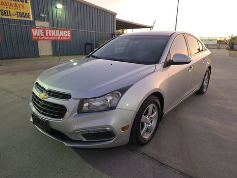 Used 2015 Chevrolet Cruze LT image 3