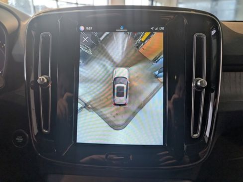 Used 2023 Volvo XC40 B5 Plus w/ Driver Assist Package image 22