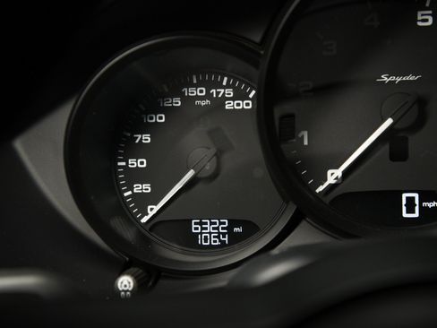 Used 2023 Porsche 718 Boxster Spyder RWD image 21