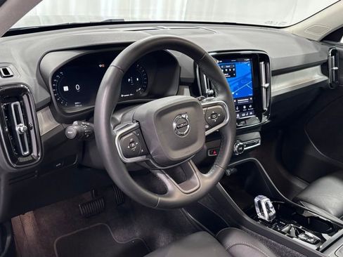 Certified 2025 Volvo XC40 B5 Plus AWD/4WD image 10