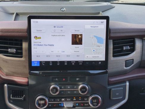 Used 2024 Ford Expedition Limited image 17