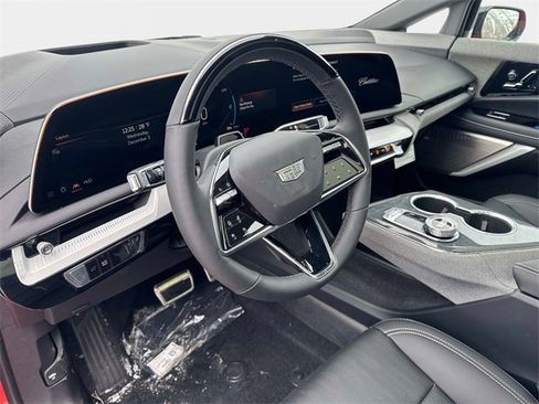 New 2026 Cadillac Optiq Sport 2 image 18