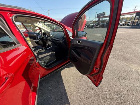 Used 2018 Ford EcoSport SE w/ SE Convenience Package image 10