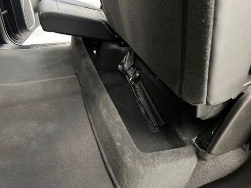 Used 2025 GMC Sierra 1500 SLT image 16