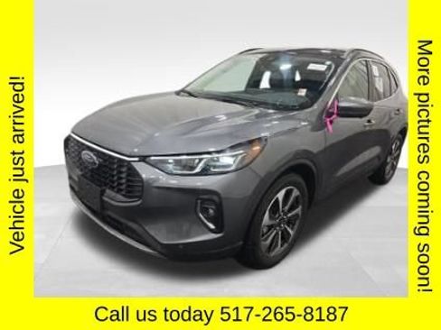 Used 2023 Ford Escape Platinum w/ Class II Trailer Tow Package AWD/4WD image 2