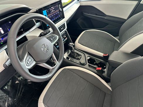 New 2026 Volkswagen Taos SE AWD/4WD image 9