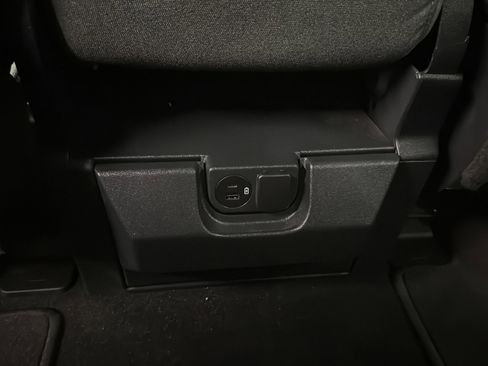 Certified 2022 Ford F150 XLT w/ Equipment Group 302A High image 14