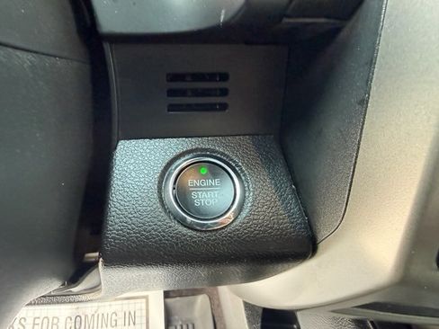 Used 2021 Ford Expedition XLT image 18