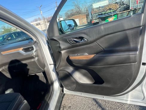 Used 2018 GMC Acadia SLE w/ Driver Alert Package I FWD image 31