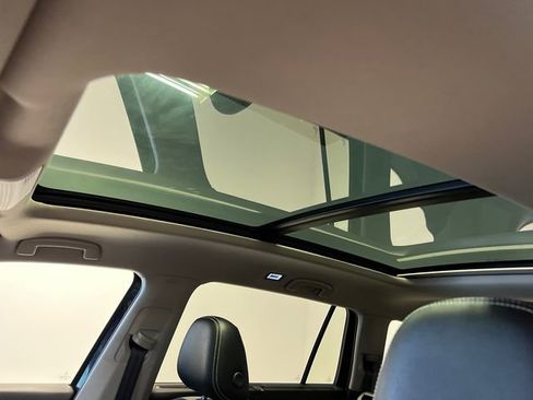 Certified 2024 Volkswagen Atlas SE FWD image 30