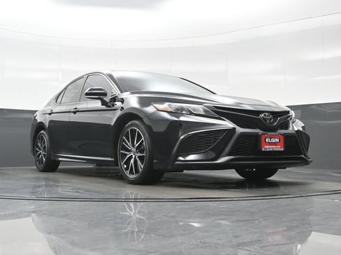 Used 2024 Toyota Camry SE FWD image 26