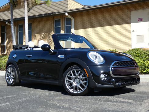 Used 2018 MINI Cooper S image 5