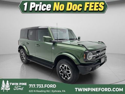 Used 2025 Ford Bronco Outer Banks AWD/4WD image 1
