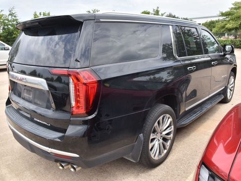 Used 2022 GMC Yukon XL Denali AWD/4WD image 5