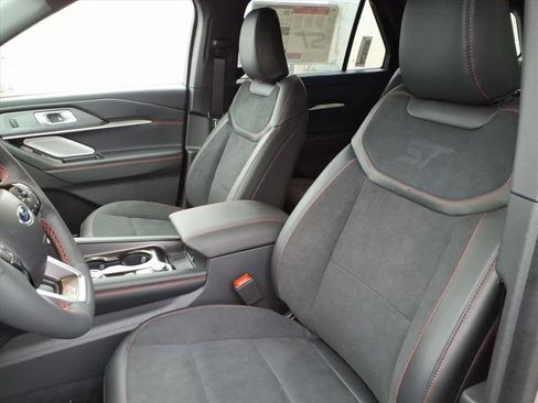 New 2026 Ford Explorer ST w/ Sun And Sound Package image 4