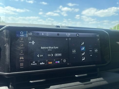 Used 2025 Jeep Wrangler Unlimited Rubicon AWD/4WD image 25