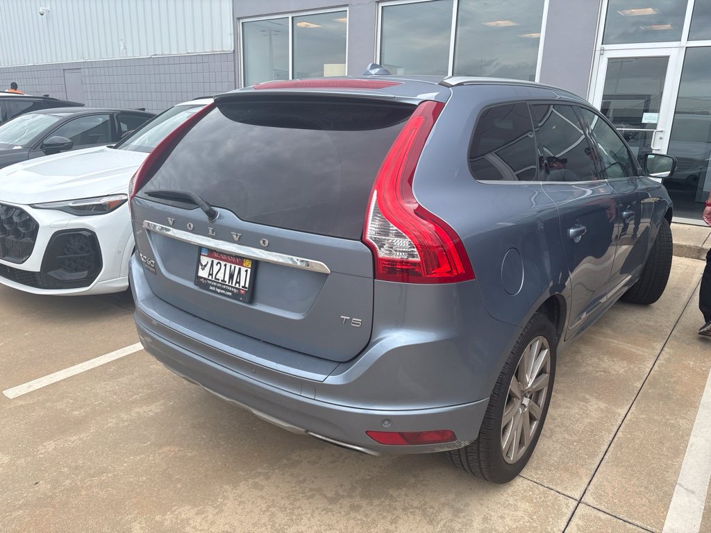 Used 2017 Volvo XC60 T5 Inscription w/ Preferred Option Package FWD image 6