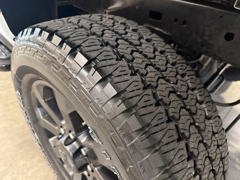 Certified 2025 RAM 2500 Big Horn AWD/4WD image 30