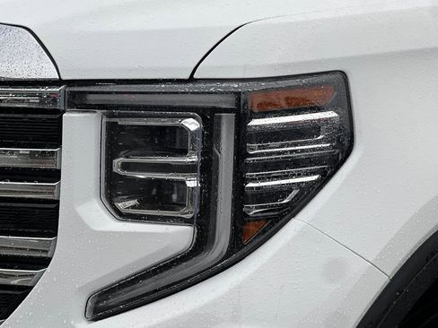 Used 2024 GMC Sierra 1500 SLT image 50