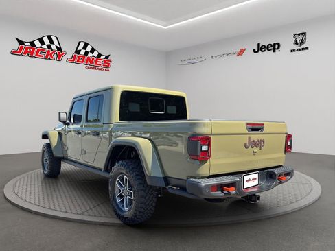 Used 2025 Jeep Gladiator Mojave AWD/4WD image 7