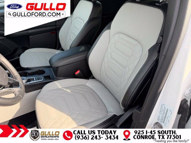 Certified 2023 Ford Escape Platinum w/ Premium Technology Package AWD/4WD image 10