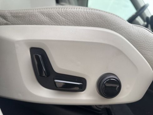 Used 2020 Volvo XC90 T8 Momentum w/ Protection Package Premier image 13