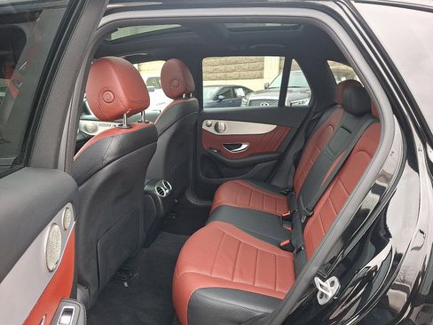 Used 2021 Mercedes-Benz GLC 300 4MATIC image 10