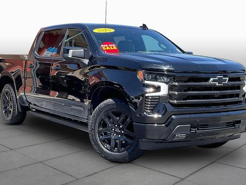 Used 2025 Chevrolet Silverado 1500 High Country w/ Midnight Edition AWD/4WD image 3