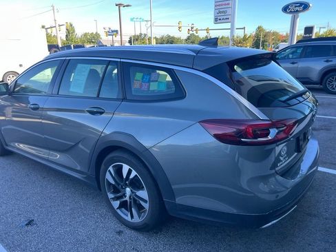 Used 2018 Buick Regal Essence w/ Driver Confidence Package #1 AWD/4WD image 4