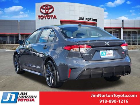 Used 2025 Toyota Corolla SE w/ SE Premium Package FWD image 8