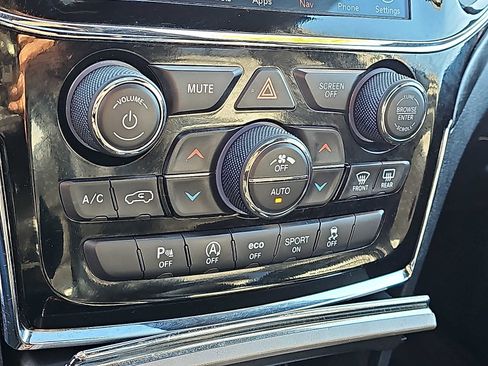 Used 2020 Jeep Grand Cherokee Altitude image 17