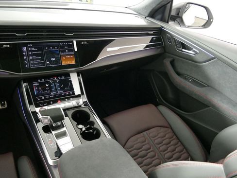 New 2026 Audi RS Q8 performance image 7