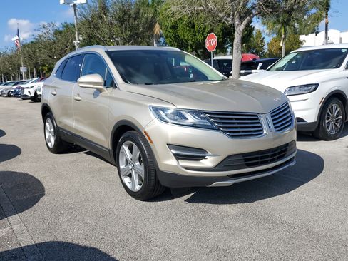 Used 2017 Lincoln MKC Premiere image 29
